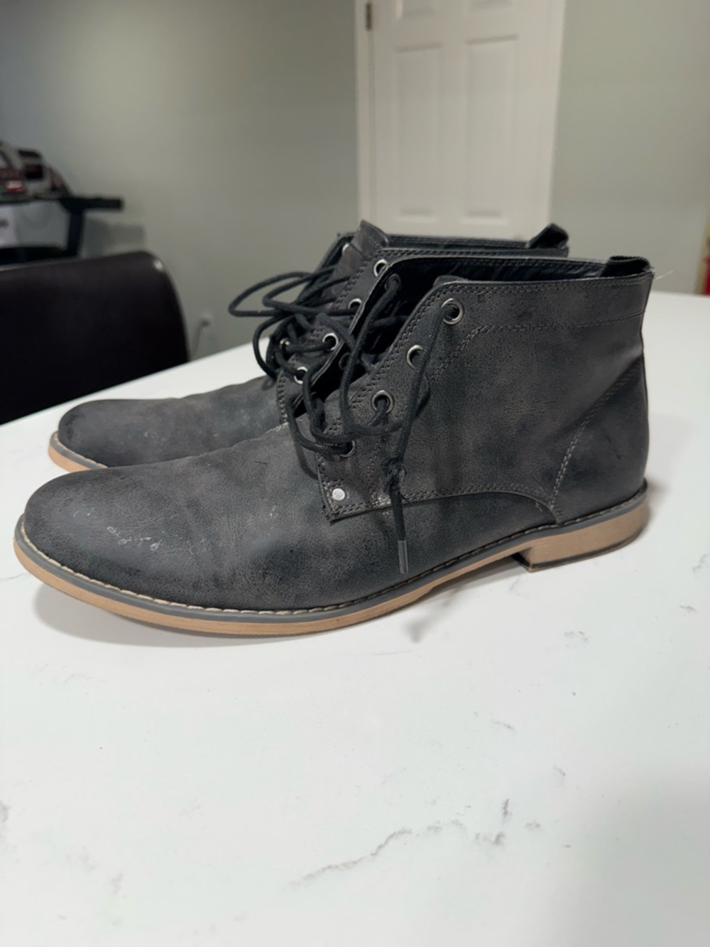 H&M Men's Black Chukka Boots with Tan Sole